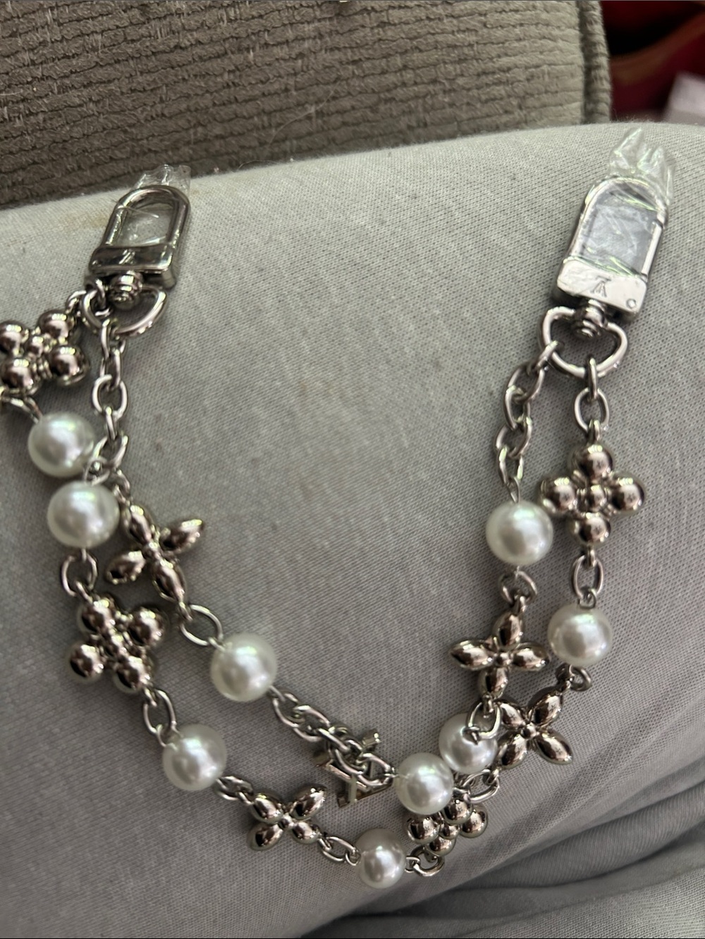 Double Strand Pearl & Silver Floral Bag Chain Bracelet - Women Jewelry - Picture 4 of 4